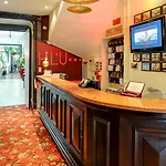 Hotel De L\'Univers